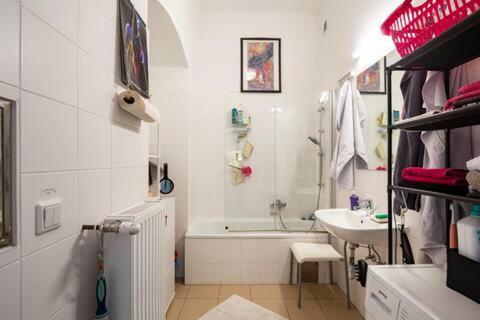 Fro-Media - Streetside Room 2 - Community Space Βιέννη Εξωτερικό φωτογραφία